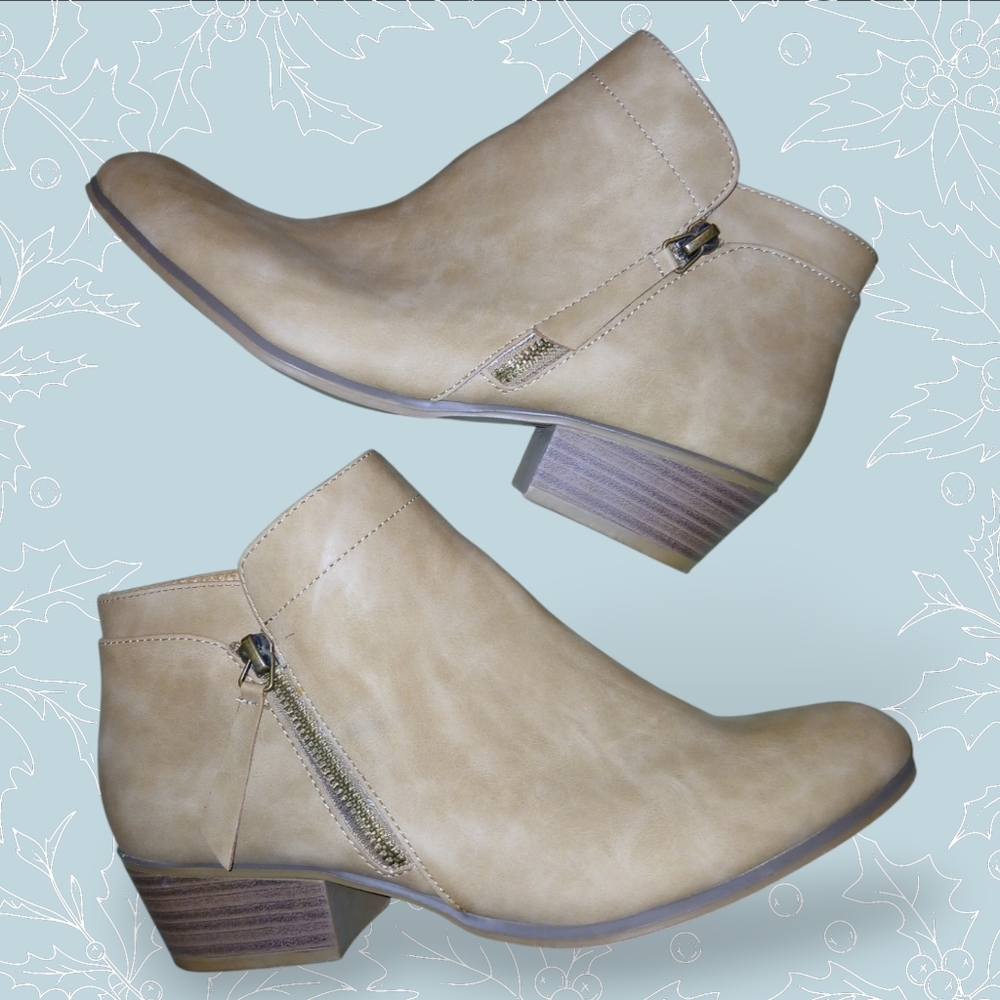 Union bay Tan Booties Zipper Small Heel Size 8.5 EUC Fall style